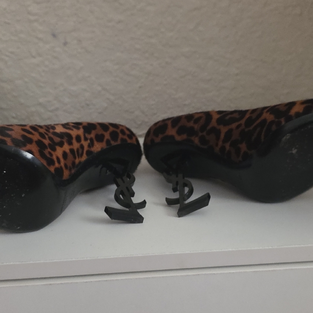 Saint Laurent Leopard Print Heels - Picture 5 of 5